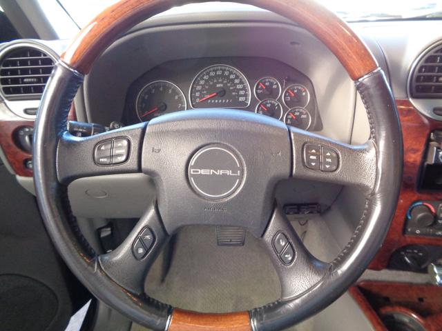 ＧＭＣエンボイ デナリ　Ｖ８　新車並行　レザーシート　純正ＡＷ　サンルーフ　社外ナビ　ＡＷＤ　バックカメラ（7枚目）