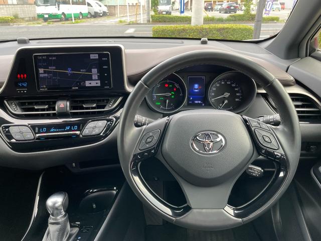 Ｃ－ＨＲ Ｇ　踏み間違い防止　車線逸脱　ソナー　シートＨ　アイドルストップ　クルコン　衝突安全ボディ　横滑防止装置　エアバッグ　スマートキープッシュスタート　イモビライザー　キーレス　サイドカーテンエアバック（9枚目）