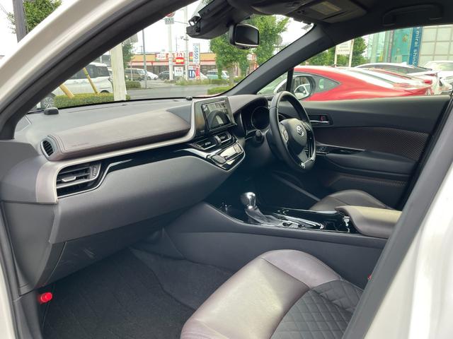 Ｃ－ＨＲ Ｇ　踏み間違い防止　車線逸脱　ソナー　シートＨ　アイドルストップ　クルコン　衝突安全ボディ　横滑防止装置　エアバッグ　スマートキープッシュスタート　イモビライザー　キーレス　サイドカーテンエアバック（11枚目）