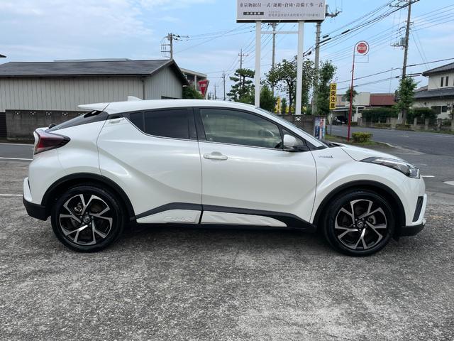 Ｃ－ＨＲ Ｇ　踏み間違い防止　車線逸脱　ソナー　シートＨ　アイドルストップ　クルコン　衝突安全ボディ　横滑防止装置　エアバッグ　スマートキープッシュスタート　イモビライザー　キーレス　サイドカーテンエアバック（12枚目）