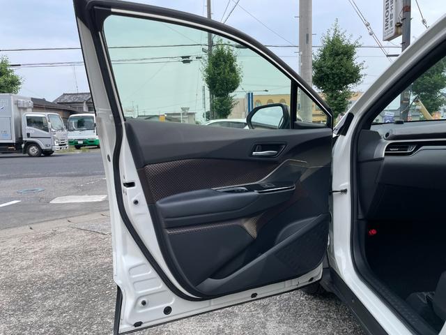 Ｃ－ＨＲ Ｇ　踏み間違い防止　車線逸脱　ソナー　シートＨ　アイドルストップ　クルコン　衝突安全ボディ　横滑防止装置　エアバッグ　スマートキープッシュスタート　イモビライザー　キーレス　サイドカーテンエアバック（19枚目）