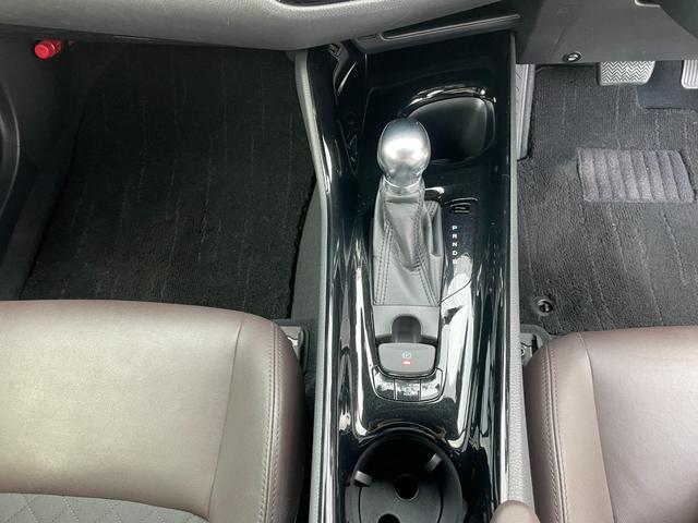 Ｃ－ＨＲ Ｇ　踏み間違い防止　車線逸脱　ソナー　シートＨ　アイドルストップ　クルコン　衝突安全ボディ　横滑防止装置　エアバッグ　スマートキープッシュスタート　イモビライザー　キーレス　サイドカーテンエアバック（26枚目）