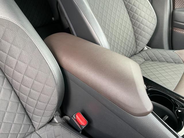 Ｃ－ＨＲ Ｇ　踏み間違い防止　車線逸脱　ソナー　シートＨ　アイドルストップ　クルコン　衝突安全ボディ　横滑防止装置　エアバッグ　スマートキープッシュスタート　イモビライザー　キーレス　サイドカーテンエアバック（30枚目）