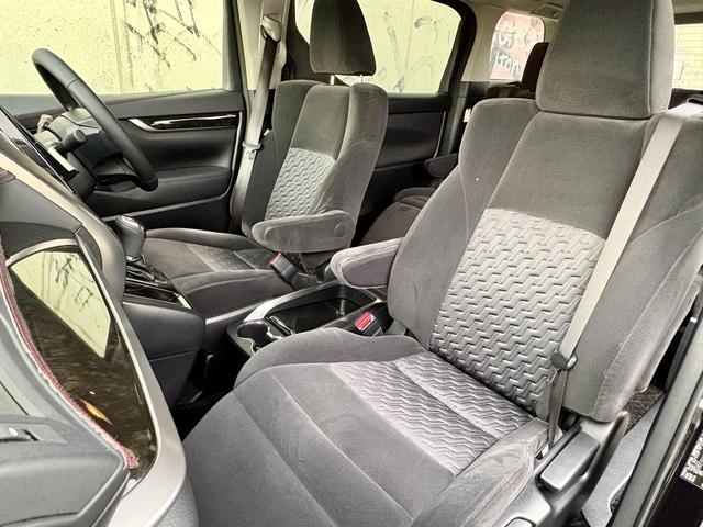 ヴェルファイア ２．５Ｚ　Ａエディション　Ｂモニ　禁煙　オットマン　クルコン　ＬＥＤヘッドライト　ウォークスルー　パワーウィンドウ　衝突安全ボディ　フルフラット　横滑り防止機能　リアオートエアコン　パワーステアリング　ナビＴＶ　記録簿　ＤＶＤ（14枚目）