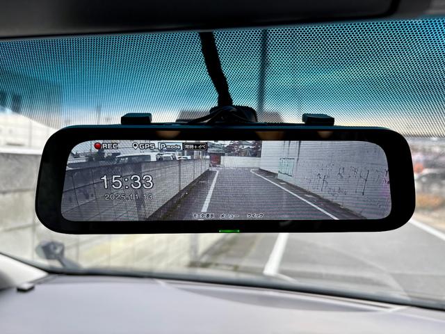 ヴェルファイア ２．５Ｚ　Ａエディション　Ｂモニ　禁煙　オットマン　クルコン　ＬＥＤヘッドライト　ウォークスルー　パワーウィンドウ　衝突安全ボディ　フルフラット　横滑り防止機能　リアオートエアコン　パワーステアリング　ナビＴＶ　記録簿　ＤＶＤ（23枚目）