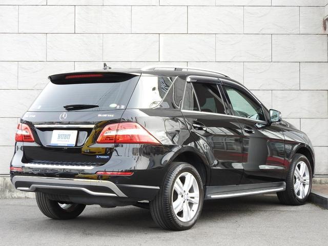 ML350 ブルーテック 4マチック 前後ドラレコ ステップ 正規ディーラー車 純正HDDナビ地デジ アラウンドビュー 前後ドライブレコーダー サイドステップ ディストロニックプラス(ACC) 4WD サイドウィンドウバイザー(6枚目)