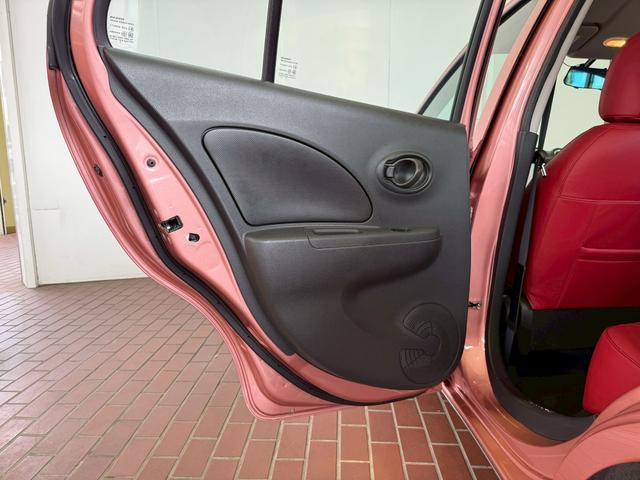 ビュート １２ＳＴ　メイクアップ車　クラシックインパネ　本革シート　キーレスエントリー電動格納ミラー　トランクダンパー（25枚目）