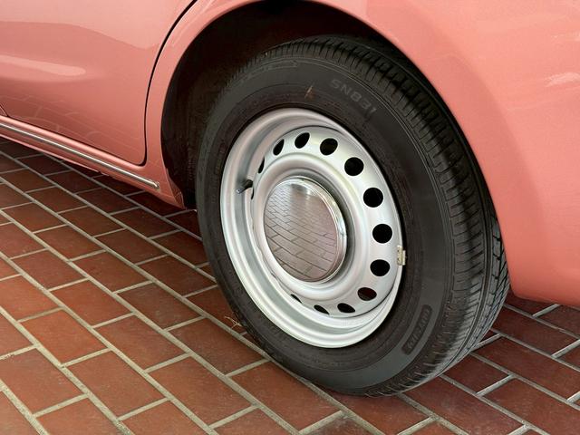 ビュート １２ＳＴ　メイクアップ車　クラシックインパネ　本革シート　キーレスエントリー電動格納ミラー　トランクダンパー（39枚目）