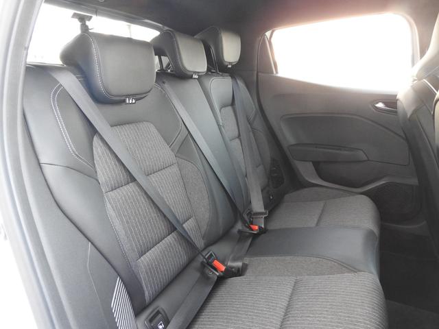 ルーテシア Ｅ－テックハイブリッド　メーカー保証付　アダプティブクルーズ　ＡｐｐｌｅＣａｒＰｌａｙ／ＡｎｄｒｏｉｄＡｕｔｏ　レーンキープアシスト　センタートレース　ブラインドスポットモニター　ステアリングヒーター　前後ドライブレコーダー　ＥＴＣ　バックカメラ（12枚目）
