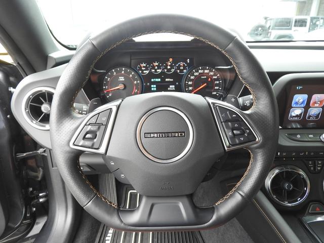 シボレーカマロ ＳＳ　２０１８年モデル　プレオーダー　ブラウンレザー　正規ディーラー車　ＡｐｐｌｅＣａｒＰｌａｙ／ＡｎｄｒｏｉｄＡｕｔｏ　純正２０インチＡＷ　ドラレコ　クルーズコントロール　カラハリレザー　シートヒーター＆クーラー　ＨＩＤヘッドライト　ＢＯＳＥサウンド（6枚目）