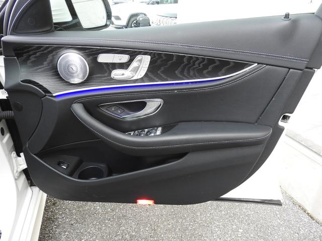 Ｅクラス Ｅ２００　スポーツ　エクスクルーシブ　パノラミックルーフ純正ＡＭＧ１９インチアルミ　ブルメスターサウンド　シートベンチレーション　エアーバランスパッケージ　ブラックレザー　マイルドハイブリッドＬＥＤヘッドライト　正規Ｄ車（22枚目）