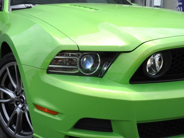 マスタング Ｖ８　ＧＴパフォーマンスパッケージ　２０１３年モデル　４０台限定特別仕様（ＭＴ２５台）　正規ディーラー車　ＲＥＣＡＲＯシート　Ｂｒｅｍｂｏブレーキ　６ＭＴ　バックカメラ　専用１９インチＡＷ　専用サスペンション（18枚目）