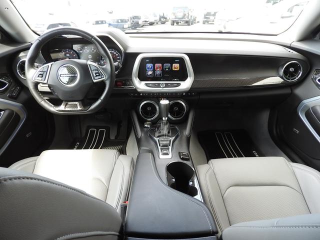 シボレーカマロ ＬＴ　ＲＳ　２０１８年モデル　光岡５０周年特別仕様車　ＡｐｐｌｅＣａｒＰｌａｙ／ＡｎｄｒｏｉｄＡｕｔｏ　ＢＯＳＥサウンド　専用ミディアムアッシュグレーレザーシート　シートヒーター＆クーラー　前後ドラレコ　限定６台　クルコン　純正２０インチＡＷ　ＥＴＣ（5枚目）