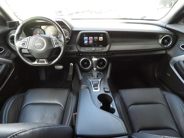 シボレーカマロ コンバーチブル　２０１８年モデル　ワンオーナー　ＢＯＳＥ　ブラックレザーシート　ヘッドアップディスプレイ　スマートキー　電動ソフトトップ　レーンキープアシスト　シートヒーター＆ベンチレーターバックカメラ　ＡｐｐｌｅＣａｒＰｌａｙ／ＡｎｄｒｏｉｄＡｕｔｏ（7枚目）