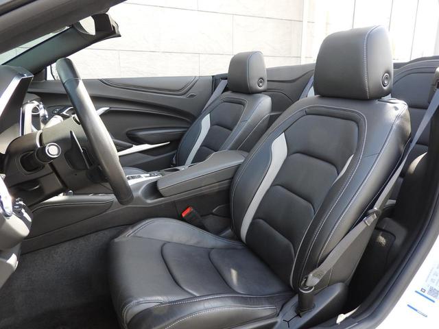 シボレーカマロ コンバーチブル　２０１８年モデル　ワンオーナー　ＢＯＳＥ　ブラックレザーシート　ヘッドアップディスプレイ　スマートキー　電動ソフトトップ　レーンキープアシスト　シートヒーター＆ベンチレーターバックカメラ　ＡｐｐｌｅＣａｒＰｌａｙ／ＡｎｄｒｏｉｄＡｕｔｏ（13枚目）