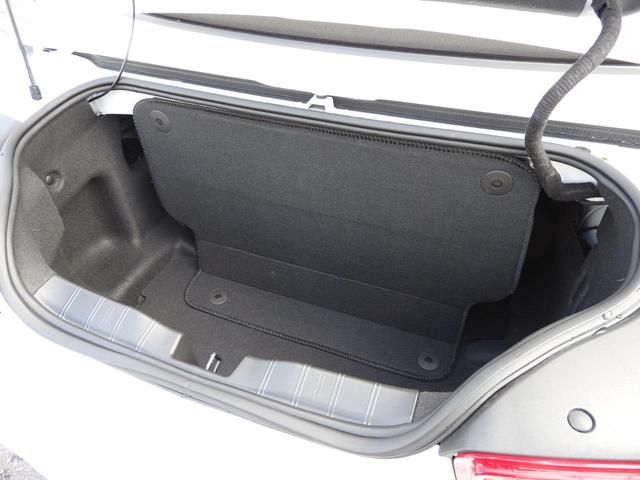 シボレーカマロ コンバーチブル　２０１８年モデル　ワンオーナー　ＢＯＳＥ　ブラックレザーシート　ヘッドアップディスプレイ　スマートキー　電動ソフトトップ　レーンキープアシスト　シートヒーター＆ベンチレーターバックカメラ　ＡｐｐｌｅＣａｒＰｌａｙ／ＡｎｄｒｏｉｄＡｕｔｏ（15枚目）