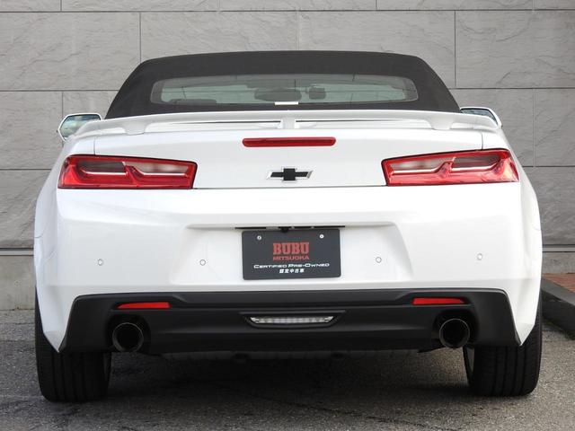 シボレーカマロ コンバーチブル　２０１８年モデル　ワンオーナー　ＢＯＳＥ　ブラックレザーシート　ヘッドアップディスプレイ　スマートキー　電動ソフトトップ　レーンキープアシスト　シートヒーター＆ベンチレーターバックカメラ　ＡｐｐｌｅＣａｒＰｌａｙ／ＡｎｄｒｏｉｄＡｕｔｏ（16枚目）