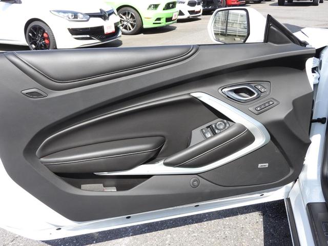 シボレーカマロ コンバーチブル　２０１８年モデル　ワンオーナー　ＢＯＳＥ　ブラックレザーシート　ヘッドアップディスプレイ　スマートキー　電動ソフトトップ　レーンキープアシスト　シートヒーター＆ベンチレーターバックカメラ　ＡｐｐｌｅＣａｒＰｌａｙ／ＡｎｄｒｏｉｄＡｕｔｏ（24枚目）