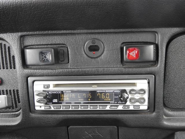 ビートル ベースグレード　１．６　新車並行車　当店販売車両　４速マニュアル　クーラー　アルミホイール　グレーモケットシート　左ハンドル　インジェクションエンジン　純正ホイール有（7枚目）