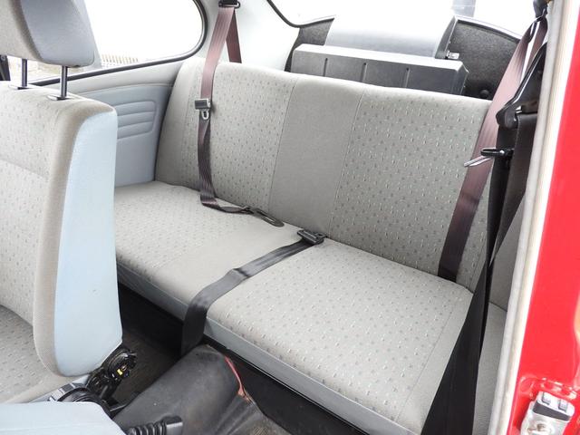 ビートル ベースグレード　１．６　新車並行車　当店販売車両　４速マニュアル　クーラー　アルミホイール　グレーモケットシート　左ハンドル　インジェクションエンジン　純正ホイール有（12枚目）