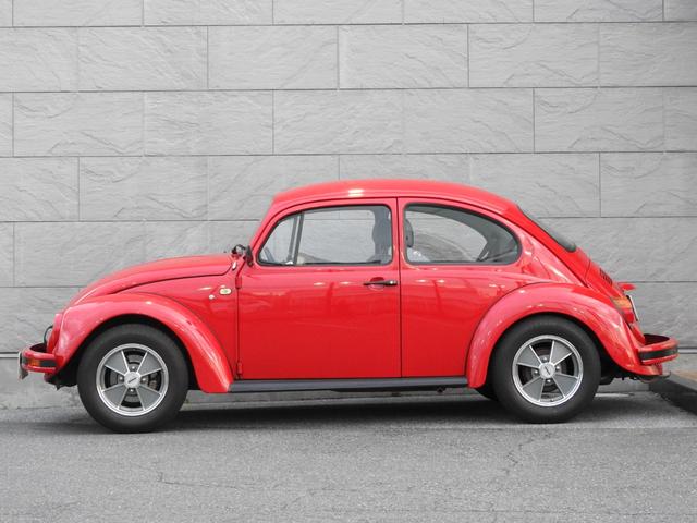 ビートル ベースグレード　１．６　新車並行車　当店販売車両　４速マニュアル　クーラー　アルミホイール　グレーモケットシート　左ハンドル　インジェクションエンジン　純正ホイール有（16枚目）