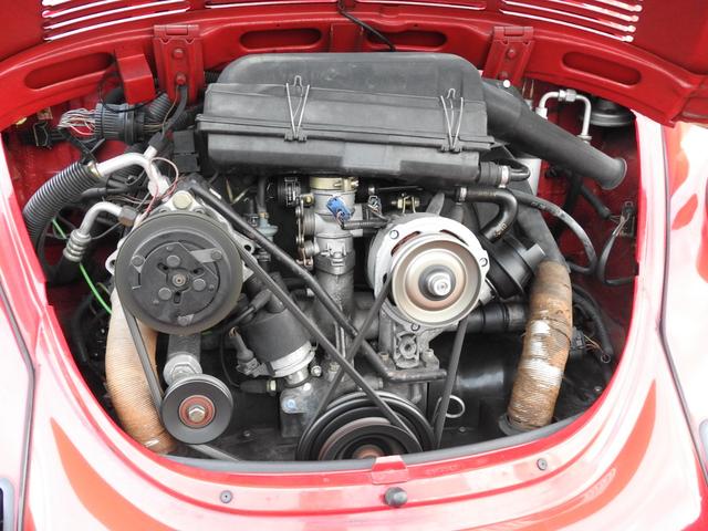 ビートル ベースグレード　１．６　新車並行車　当店販売車両　４速マニュアル　クーラー　アルミホイール　グレーモケットシート　左ハンドル　インジェクションエンジン　純正ホイール有（22枚目）