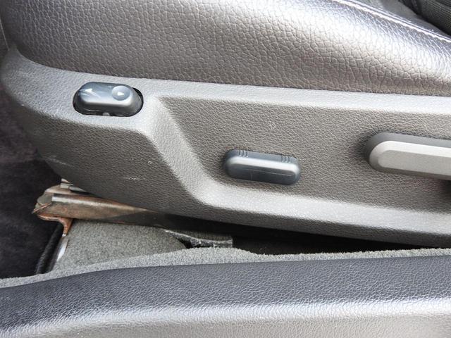 マスタング Ｖ８　ＧＴ　プレミアム　２０１２年モデル　ディーラー車　フォードジャパンＤ車　ブラックレザー　シートヒーター　オートクルーズ　バックカメラ　ＳＹＮＣオーディオ　Ｂｌｕｅｔｏｏｔｈ　ＥＴＣ　ディスチャージライト　キーレスエントリー　当社メンテナンス車両（31枚目）