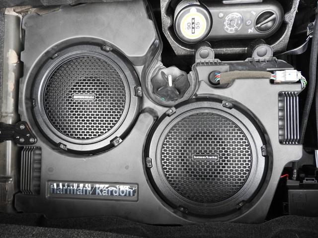 ダッジ・チャレンジャー ＳＲＴ３９２　２０１５年モデル　サンルーフ　ハーマンカードン　スウェードレザー　８．４インチディスプレイ　シートヒーターベンチレーター　ハーマンカードンサウンド　サブウーファー　ブレンボブレーキキャリパー　バックカメラ　純正２０インチＡＷ　オートチェック確認済（16枚目）