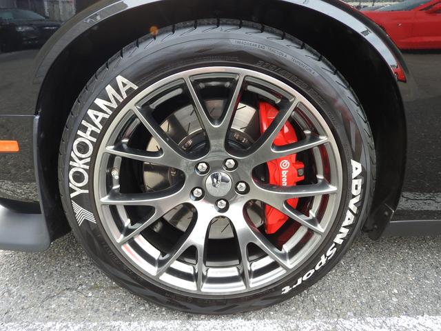 ダッジ・チャレンジャー ＳＲＴ３９２　２０１５年モデル　サンルーフ　ハーマンカードン　スウェードレザー　８．４インチディスプレイ　シートヒーターベンチレーター　ハーマンカードンサウンド　サブウーファー　ブレンボブレーキキャリパー　バックカメラ　純正２０インチＡＷ　オートチェック確認済（20枚目）