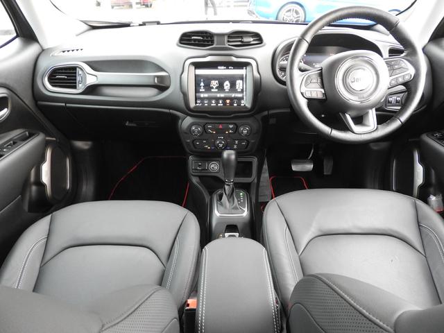 ジープ・レネゲード リミテッド　２０２３年モデル　メーカー保証付　当店デモカー　ＡｐｐｌｅＣａｒＰｌａｙ／ＡｎｄｒｏｉｄＡｕｔｏ　純正ナビ　ブラックレザー　シートヒーター　アダプティブクルーズ　緊急ブレーキ　純正１７ＡＷ　前後ドラレコ　ＬＥＤヘッドライト　ＢＳＭ　レーンキープ（6枚目）