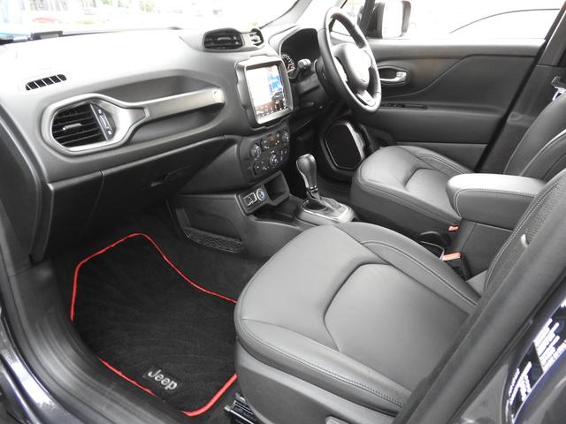 ジープ・レネゲード リミテッド　２０２３年モデル　メーカー保証付　当店デモカー　ＡｐｐｌｅＣａｒＰｌａｙ／ＡｎｄｒｏｉｄＡｕｔｏ　純正ナビ　ブラックレザー　シートヒーター　アダプティブクルーズ　緊急ブレーキ　純正１７ＡＷ　前後ドラレコ　ＬＥＤヘッドライト　ＢＳＭ　レーンキープ（30枚目）