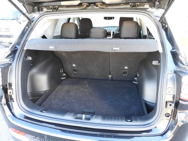 ご納車前にはＢＵＢＵならではの内外装の手入れ、自社工場による納車前点検では１００項目に及ぶ法定点検に基づいた内容の点検整備とコンピューター診断を実施！