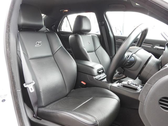 クライスラー・300 300S 2017年モデル 純正AW 前後ドラレコ 純正ナビ地デジ 前後ドラレコ 純正17インチAW ブラックレザー シートヒーター&クーラー アダプティブクルーズ レーンキープアシスト HIDヘッドライト スマートキー オートハイビーム ETC(13枚目)