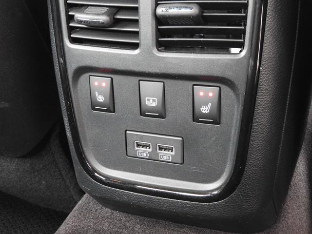 クライスラー・300 300S 2017年モデル 純正AW 前後ドラレコ 純正ナビ地デジ 前後ドラレコ 純正17インチAW ブラックレザー シートヒーター&クーラー アダプティブクルーズ レーンキープアシスト HIDヘッドライト スマートキー オートハイビーム ETC(34枚目)