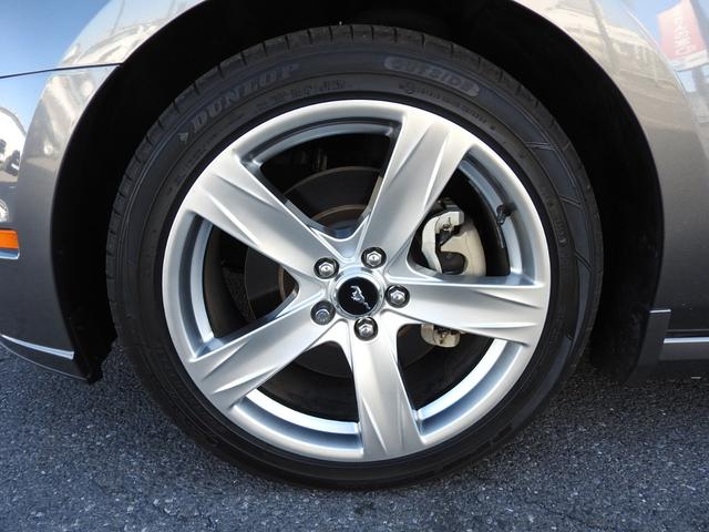 マスタング Ｖ８　ＧＴ　プレミアム　２０１３年モデル　正規ディーラー車　正規ディーラー車　純正１９インチＡＷ　ブラックレザー　シートヒーター　パワーシート　Ｂｌｕｅｔｏｏｔｈ　クルーズコントロール　禁煙車　整備記録　ＨＩＤヘッドライト　ＥＴＣ　マイカラーイルミ　４２６ＰＳ（17枚目）