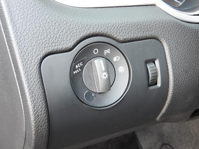 マスタング Ｖ８　ＧＴ　プレミアム　２０１３年モデル　正規ディーラー車　正規ディーラー車　純正１９インチＡＷ　ブラックレザー　シートヒーター　パワーシート　Ｂｌｕｅｔｏｏｔｈ　クルーズコントロール　禁煙車　整備記録　ＨＩＤヘッドライト　ＥＴＣ　マイカラーイルミ　４２６ＰＳ（23枚目）