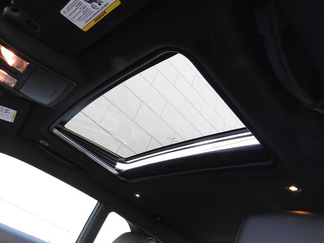 ダッジ・チャレンジャー SXT プラス 2019年モデル サンルーフ 純正アルミ サンルーフ ブラックレザーシート 8.4インチディスプレイ シートヒーターベンチレーション 純正20インチアルミ スマキー エンスタ― アルパインサウンド ボディセンターストライプ オートチェック済(12枚目)