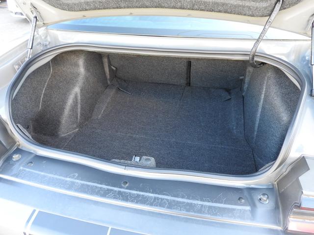 ダッジ・チャレンジャー SXT プラス 2019年モデル サンルーフ 純正アルミ サンルーフ ブラックレザーシート 8.4インチディスプレイ シートヒーターベンチレーション 純正20インチアルミ スマキー エンスタ― アルパインサウンド ボディセンターストライプ オートチェック済(15枚目)