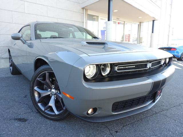 ダッジ・チャレンジャー SXT プラス 2019年モデル サンルーフ 純正アルミ サンルーフ ブラックレザーシート 8.4インチディスプレイ シートヒーターベンチレーション 純正20インチアルミ スマキー エンスタ― アルパインサウンド ボディセンターストライプ オートチェック済(21枚目)