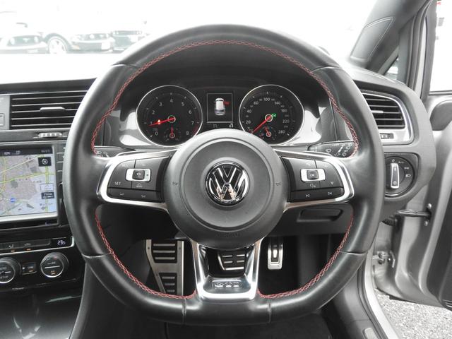 ゴルフＧＴＩ ベースグレード　ワンオーナー　純正ナビ　記録簿　ＡＣＣ　ワンオーナー　純正ナビ地デジ　純正１７インチＡＷ　アダプティブクルーズコントロール　ＨＩＤヘッドライト　レーンキープアシスト　スマートキー　パドルシフト　ＥＴＣ　レッドキャリパー　記録簿　バックカメラ（6枚目）
