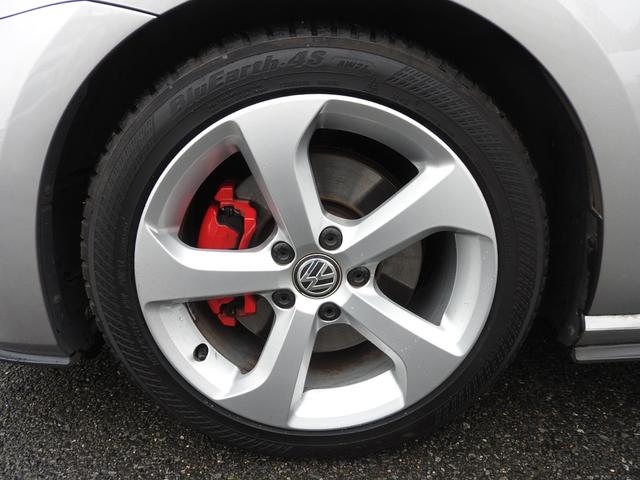 ゴルフＧＴＩ ベースグレード　ワンオーナー　純正ナビ　記録簿　ＡＣＣ　ワンオーナー　純正ナビ地デジ　純正１７インチＡＷ　アダプティブクルーズコントロール　ＨＩＤヘッドライト　レーンキープアシスト　スマートキー　パドルシフト　ＥＴＣ　レッドキャリパー　記録簿　バックカメラ（17枚目）