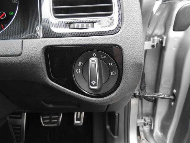 ゴルフＧＴＩ ベースグレード　ワンオーナー　純正ナビ　記録簿　ＡＣＣ　ワンオーナー　純正ナビ地デジ　純正１７インチＡＷ　アダプティブクルーズコントロール　ＨＩＤヘッドライト　レーンキープアシスト　スマートキー　パドルシフト　ＥＴＣ　レッドキャリパー　記録簿　バックカメラ（24枚目）