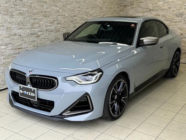 ２シリーズ Ｍ２４０ｉ　ｘＤｒｉｖｅクーペ　ＭスポーツシートＰＫＧ（前席Ｍスポーツシート／電動ランバーサポート／サンプロテクションガラス）　ファストトラックＰＫＧ（ＯＰ１９インチブラック塗装ＡＷ／アダプティブＭサスペンション）　ＳＲ　ＨＵＤ（2枚目）