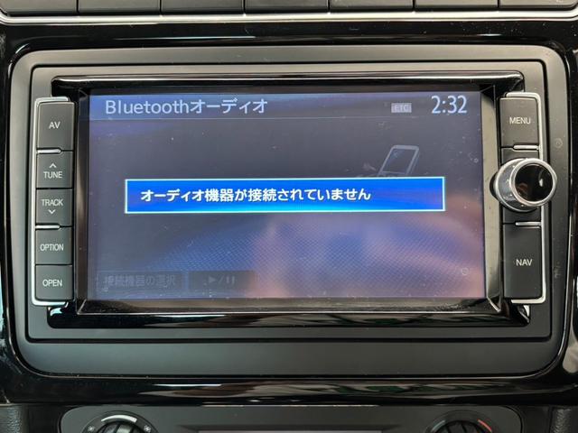 ポロ ＧＴＩ　ＧＴＩ（５名）ディーラーナビ　ＴＶ　Ｂｌｕｅｔｏｏｔｈ　バックモニター　オートエアコン　ＥＴＣ　純正１７インチホイール　禁煙車　ＨＩＤヘッドライト　電動格納ミラー　パドルシフト　スマートキー（20枚目）