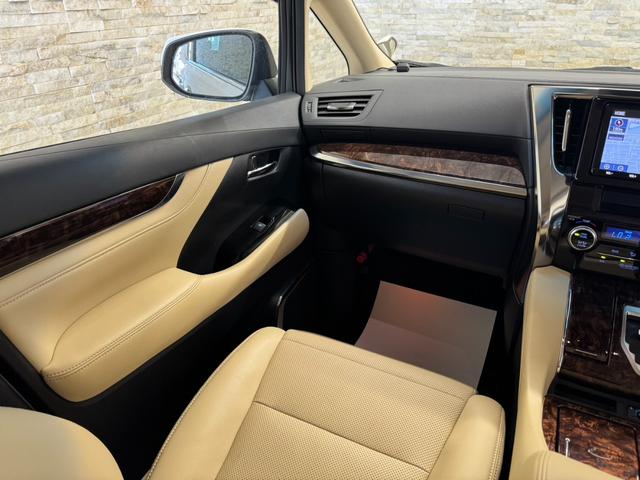 TOYOTA ALPHARD HYBRID G