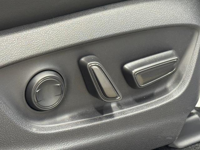 クラウンスポーツ ＲＳ　ＰＨＥＶ　モデリスタフルエアロ　　パノラマルーフ　純正ナビ　全方位モニター　フルセグＴＶ　Ｄインナーミラー　ＨＵＤ　ＢＳＭ　アダプティブクルコン　パワーバックドア　メモリーシート　純正２１インチＡＷ（31枚目）