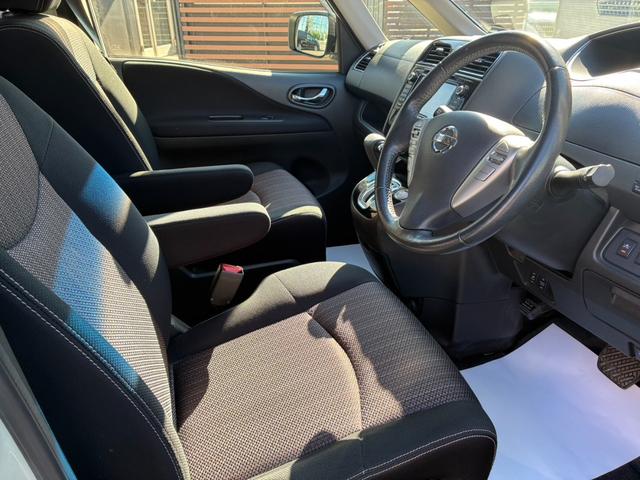 セレナ ハイウェイスターＳ－ＨＶアドバンスドセーフティパック　メーカーナビ　両側パワースライドドア　アラウンドビューモニター　フリップダウンモニター　フルセグＴＶ　クルーズコントロール　衝突被害軽減ブレーキ　ＥＴＣ　ヘッドライトＬＥＤ　純正１６インチＡＷ（8枚目）