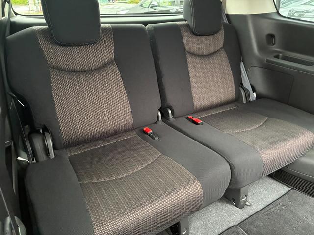 セレナ ハイウェイスターＳ－ＨＶアドバンスドセーフティパック　メーカーナビ　両側パワースライドドア　アラウンドビューモニター　フリップダウンモニター　フルセグＴＶ　クルーズコントロール　衝突被害軽減ブレーキ　ＥＴＣ　ヘッドライトＬＥＤ　純正１６インチＡＷ（12枚目）