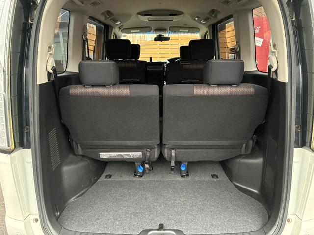 セレナ ハイウェイスターＳ－ＨＶアドバンスドセーフティパック　メーカーナビ　両側パワースライドドア　アラウンドビューモニター　フリップダウンモニター　フルセグＴＶ　クルーズコントロール　衝突被害軽減ブレーキ　ＥＴＣ　ヘッドライトＬＥＤ　純正１６インチＡＷ（15枚目）