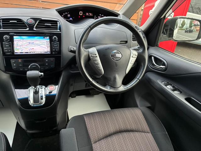 セレナ ハイウェイスターＳ－ＨＶアドバンスドセーフティパック　メーカーナビ　両側パワースライドドア　アラウンドビューモニター　フリップダウンモニター　フルセグＴＶ　クルーズコントロール　衝突被害軽減ブレーキ　ＥＴＣ　ヘッドライトＬＥＤ　純正１６インチＡＷ（18枚目）